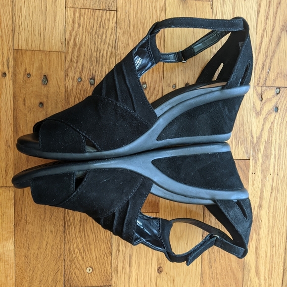 Earth Black Peep Toe Wedges - Picture 2 of 8